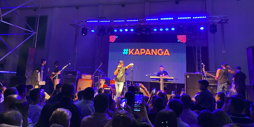 WorldMusicBA's tweet image. Estamos muy felices de haber presentado a @KAPANGASOK para el Sindicato de Luz y Fuerza en Baradero.
►Un fin de año a puro rock nacional!
►Contacto:
☑️Whatsapp: 54-9-1161373030
☑️Mail: infoguiad@worldmusicba.com
☑️Web: worldmusicba.com
➖
#kapanga #rock