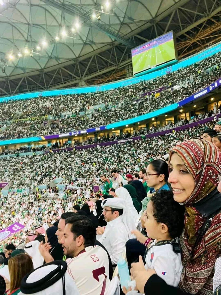 الاخوه السعوديين هذي غريمتكم والسبب في هزيمة منتخبكم 👇 دامها حضرت معناها النحس حضر 
#السعودية_المكسيك