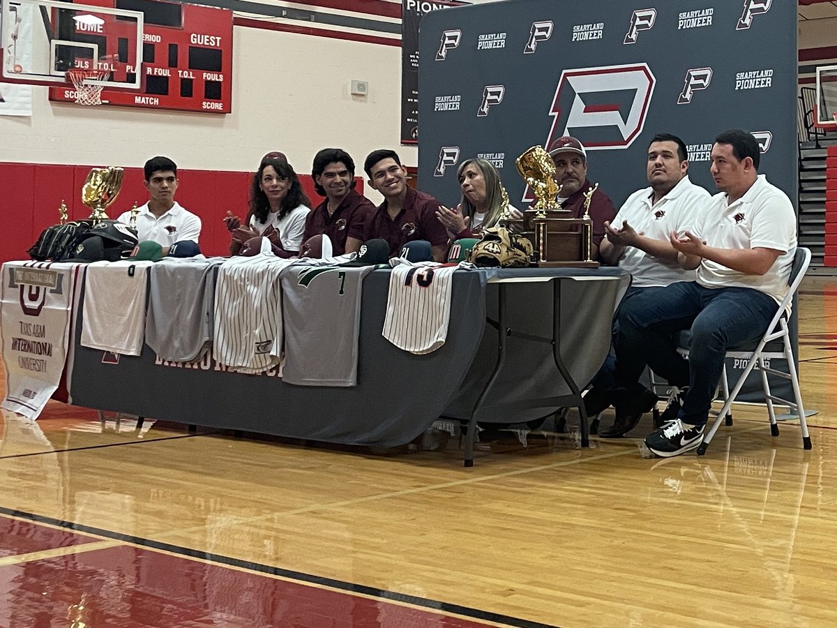 Congrats to two of our favorite athletes at PHS for signing today! Proud of you, Joshua and Angel! 
🐍⚾️❤️