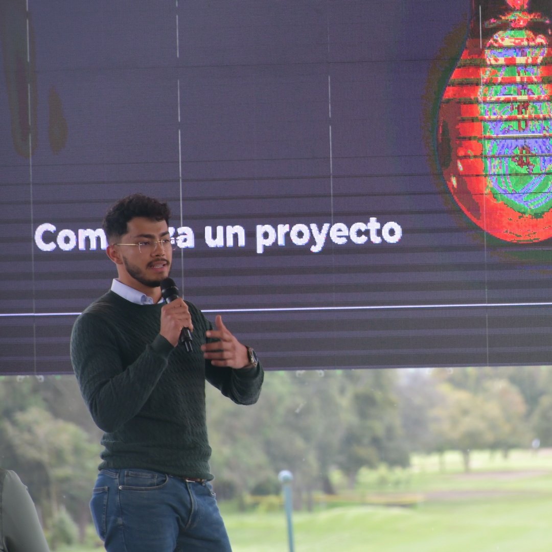 _pedrazandres's tweet photo. En el 1er Congreso Internacional de Comunicación Política - Cundinamarca 2022, expliqué cómo crear e implementar una estrategia digital en una campaña política. Fue valioso compartir conocimiento de cara a las elecciones regionales 2023. https://t.co/m9MOtrGQM3