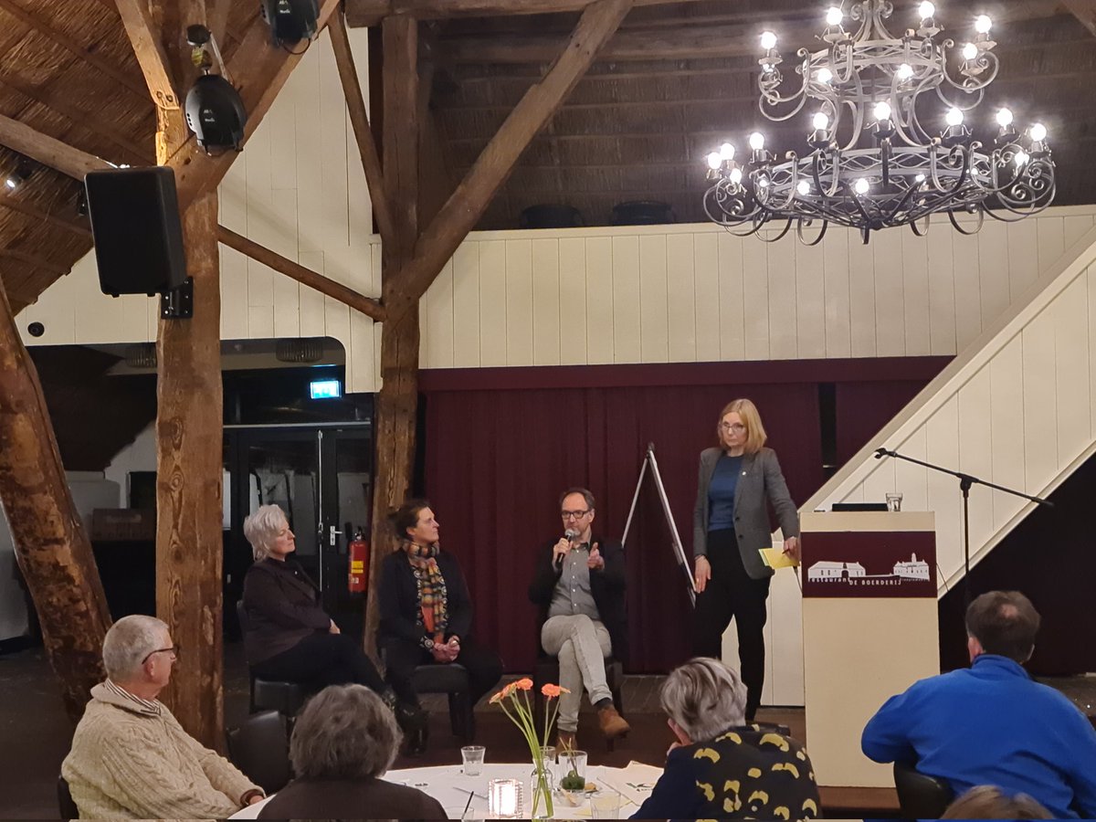 EpkodeVries's tweet photo. Een mooi en goed bezocht inspiratiecafé @KNHM_ Groningen waarin waardevolle ervaringen en kennis is gedeeld door verschillende initiatiefnemers. https://t.co/ijEoTh8GUS