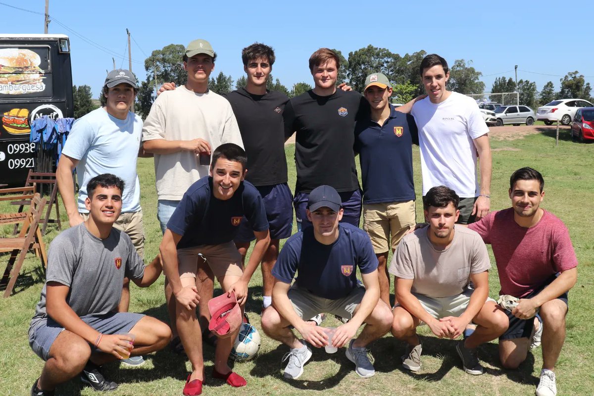 clubseminariouy's tweet photo. El sábado pasado tuvimos el gran Encuentro Bordó y se disfrutó a lo grande.

Camaradería entre disciplinas, deporte, FanFest mundialista, almuerzo compartido, música en vivo y mucho más. 

Gracias por acompañarnos, el Parque CUPRA se vistió de gala una vez más 🥰.

#ArribaLaBordó https://t.co/AT9O4UYRf9