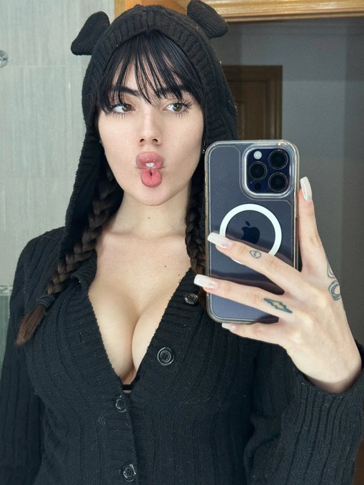 Watch paulina franco lopez's leaked NSFW photo on TwXstars