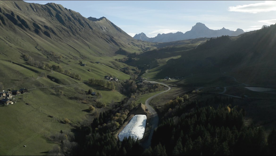 Bonne coupe du monde biathlon au grand bornand <a href="/mongrandbo/">Le Grand-Bornand</a> 
100% neige artificielle 
100% transport de neige par camions
100% carbone 
0% neige <a href="/FedFranceSki/">FFS - Fédération Française de Ski</a> @SkiNordique_net <a href="/BiathlonALGB/">BiathlonAnnecyLeGdBo</a> <a href="/OnlyBiathlon/">OnlyBiathlon - Sport</a> <a href="/biathlon/">biathlon</a>