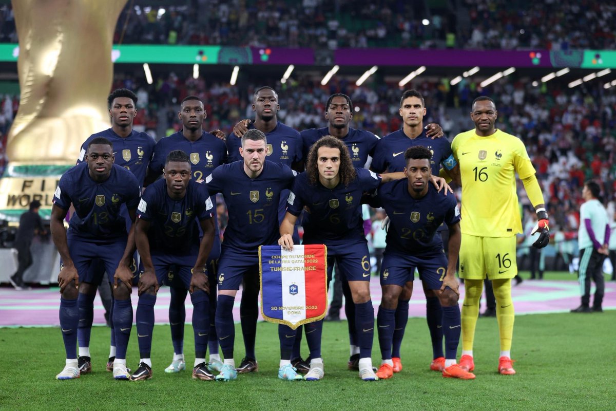 يجب على فرنسا التنقل جغرافيا الى افريقيا😂