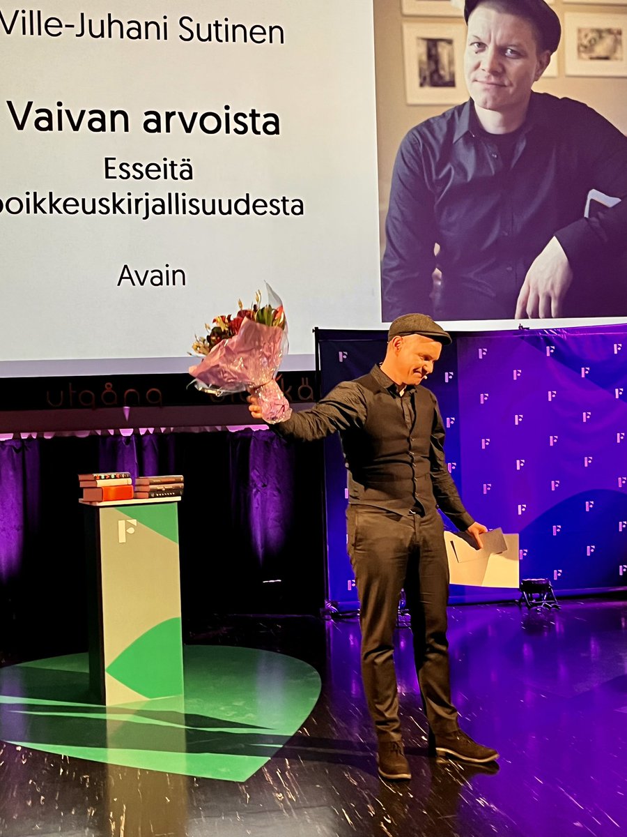 Tietokirjailijat tweet media