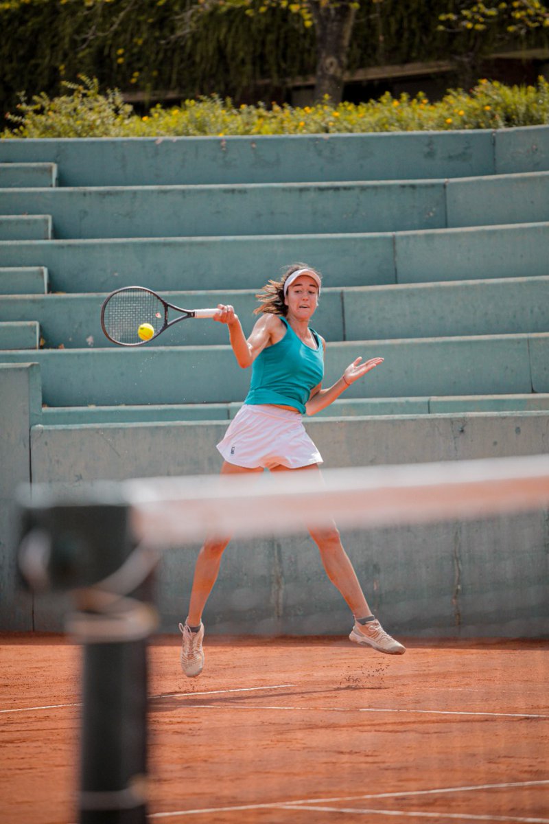 puppotenis's tweet photo. ITFW15 #MaylingClubDeCampo @AATenis
📷Valentina #Mutilba a Marian #GómezPezuela (MEX)  7-6 (5) 4-6 6-3
Ilaria #Sposetti (ITA) a Nicole #Poj 6-3 6-0
Rocío #Merlo a Gala #Arangio (ITA) 6-1 6-4
Lourdes #Ayala a Betina #Buris 4-6 7-5 6-3
Josefina #Estevez a María #MadridRocca 6-0 6-1 https://t.co/21cJJU4ZO5