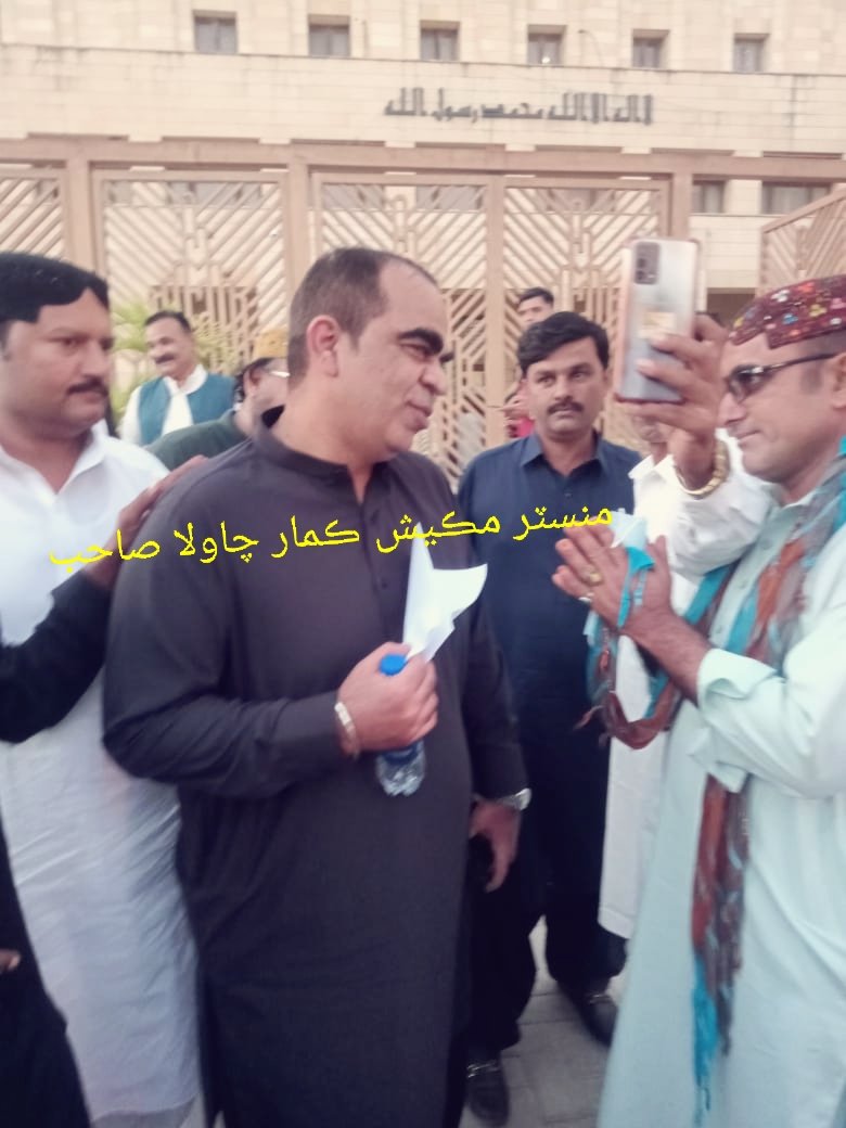eenat8's tweet photo. علم هڪ مضبوط هٿيار آھي جيڪو هڪ قابل استاد ئي ڏيئي سگهي ٿو نه ڪي فيل ۽ نااهل ڌاريو استاد ڏيئي سگهي ٿو سنڌ جي معصوم ٻارن جي مستقبل سان راند بند ڪريو
#JusticeForNTS2013 
@FaryalTalpurPk
@sardarshah1 https://t.co/uDWbptVXVk
