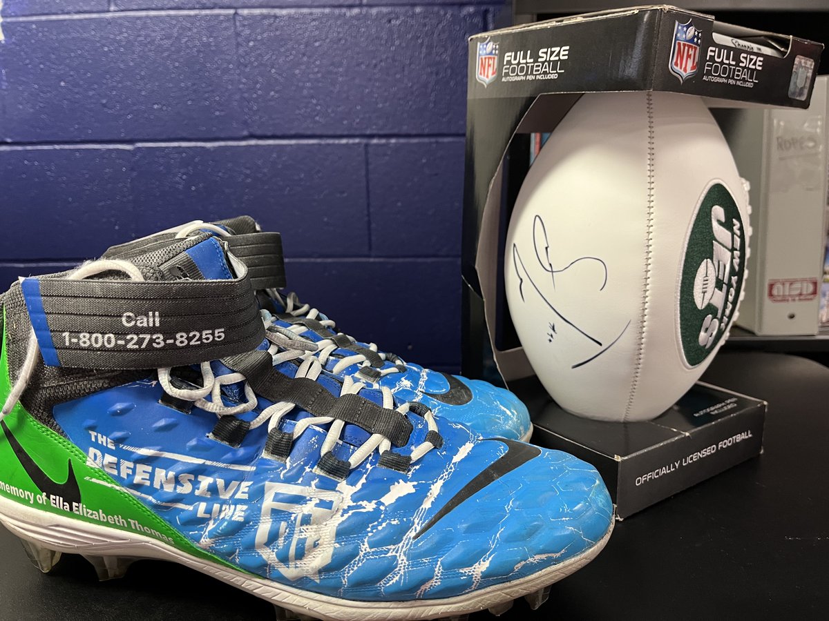 DanaeBoyd's tweet photo. 🙏🙌 @SollyThomas90 for the silent auction donation of your cleats and autographed  @NYJFootball ball. @NewTechCoppell learners have adopted @TDefensiveLine for the cause. Donations &amp; RTs to this worthy cause are welcomed we hope to meet the goal of $25k https://t.co/L65BTjHk1k https://t.co/EoY3Eiqt72