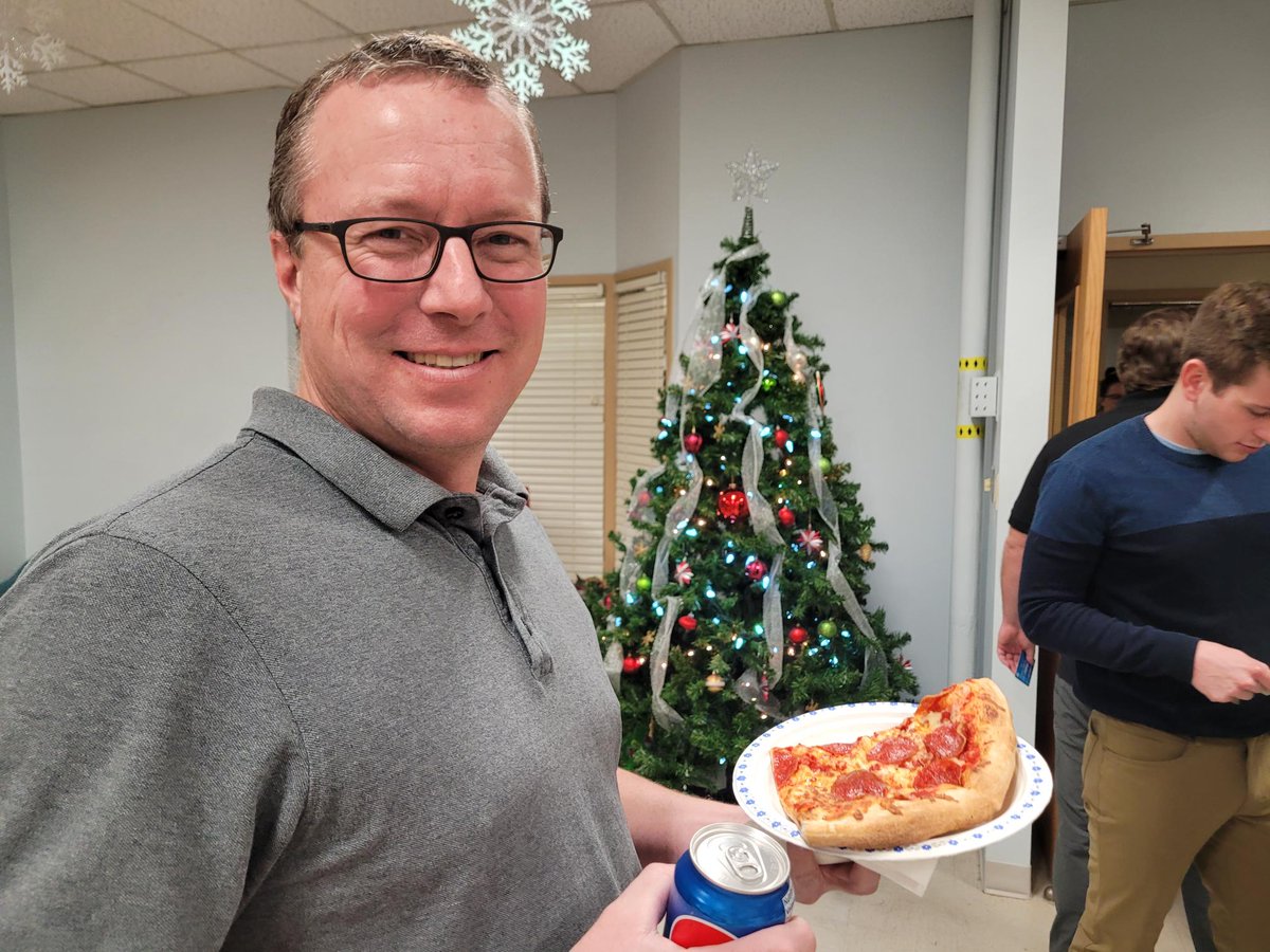 SudburyHydro's tweet photo. Pizza Day for @UnitedWay today at Greater Sudbury Utilities. We are always happy to partner with @UWCNEO as they continue to respond to the local needs of our communities’ most vulnerable people. #ThankYou #GreatLakesPizza https://t.co/HPeXY6z0k9