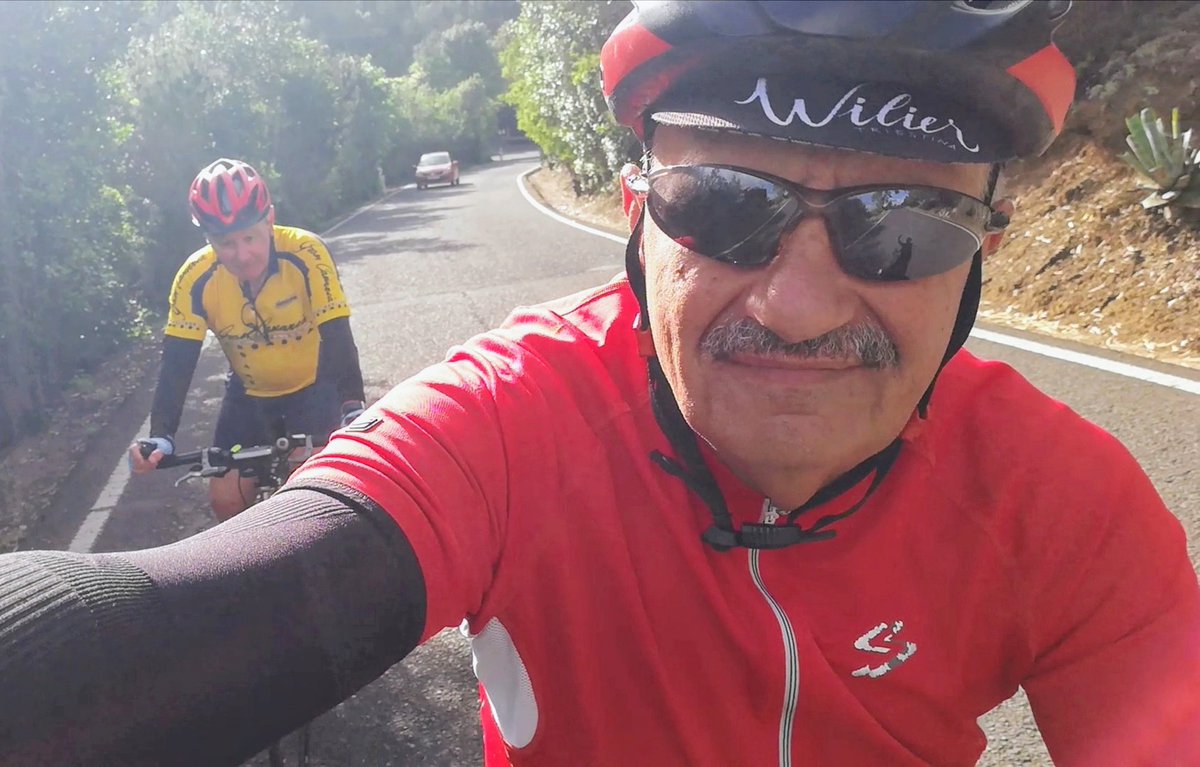 🚴‍♂️
Pedaleando desde la amanecida
La ruta:
➡️110kms ⬆️1520mts⏱️6h
#NorteDeGranCanaria
#GranCanaria #Canarias
#MUÉVETEFRENTEALCÁNCER
#BICYCLESCHANGELIVES
#bicicleta #bicycle
#ciclismo #cycling
#specialized #specializedroubaix
#campagnolo #campagnolorecord
#yosoyciclista #iamcyclist