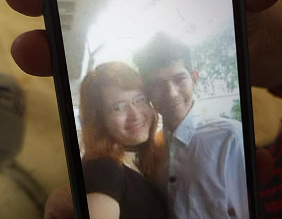 #Caracas la madrugada de este lunes en el interior de un apartamento en el piso 16 del edificio Caroata, en Parque Central, fue asesinada Yauri Luna Grimau Lamberg, de 25 años de edad. La víctima presentaba múltiples heridas por arma blanca y moretones en el cuerpo. Ella vivía