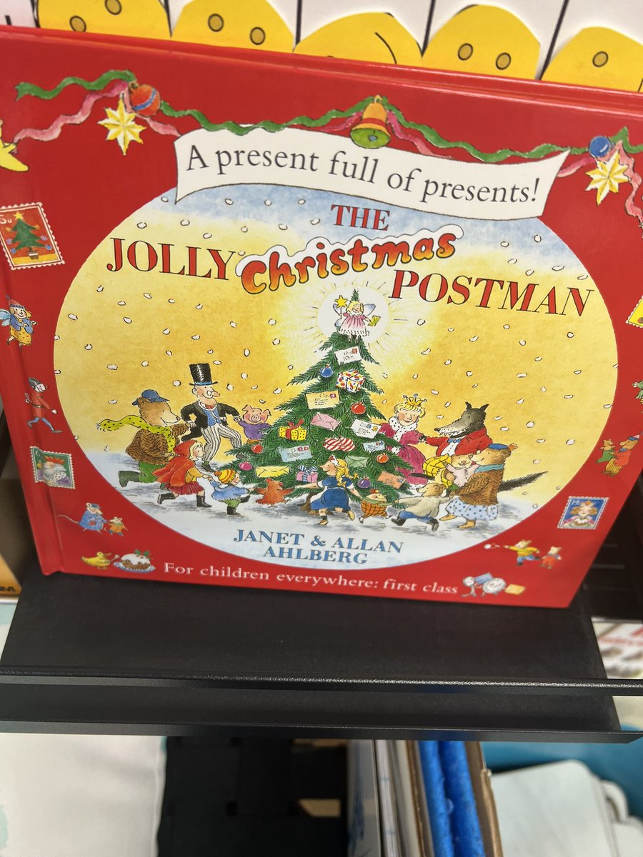 First graders are exploring map skills, community jobs, fictional stories, and economics with this fun unit inspired by the Jolly Postman 👏