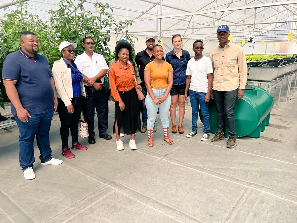 Kaelo_Moroke's tweet photo. Market the science and not the farm
#farming #agriculture #hydroponics #newagefarming #neighbourroots https://t.co/DbptjWvWxU