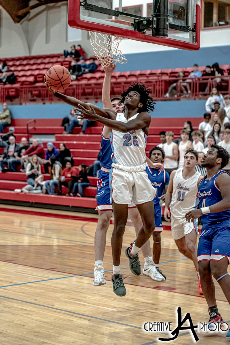 JACreativePhoto's tweet photo. Gallery from @DubSeniorBball / @bluedevilboysy1 yesterday! #iahsbkb #shotclockera
https://t.co/gRsZA1SM14 https://t.co/EZvaLG20El