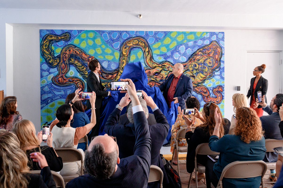 Yesterday, I helped <a href="/UnitedWayMiami/">UnitedWayMiami</a> celebrate Miami Art Week with its own permanent art piece: We unveiled my “Octopus Miami” ceramic tile mural! 

Learn more at cortada.com/press/2022-pre…

#MiamiArtWeek #UnitedWay #PublicArt #Octopus #Mural #Community #Art #Ceramics #Ocean #Miami
