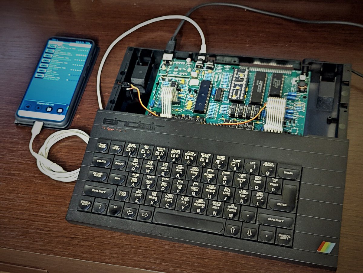 devzine_pl's tweet photo. Loading from a "tape recorder". Final test, if there's no garbage on the loading screen or artifacts in the game, it's working as it should. Finished prototype, all problems solved. It's time to send version 1.1 to production. π
#Sinclair #ZXSpectrum #Issue6A #RubberClone https://t.co/9fTeaOMN6m