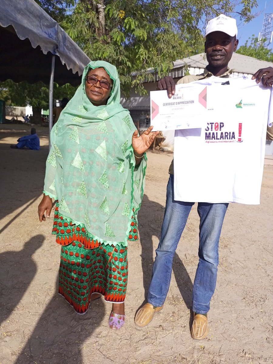 SadjoTodou1's tweet photo. Commune de Guider
Stop Malaria

Remise des attestations aux 5 Meilleurs ASCP du District de Santé de Guider ce 30/11/2022  esplanade de la Mairie par le Chef de District.
Engagement communautaire Stop palu
@MinsanteCMR 
@alida_eboo 
@DigaMathieu 
@sali_djafarou https://t.co/Bt5rLUhWx2