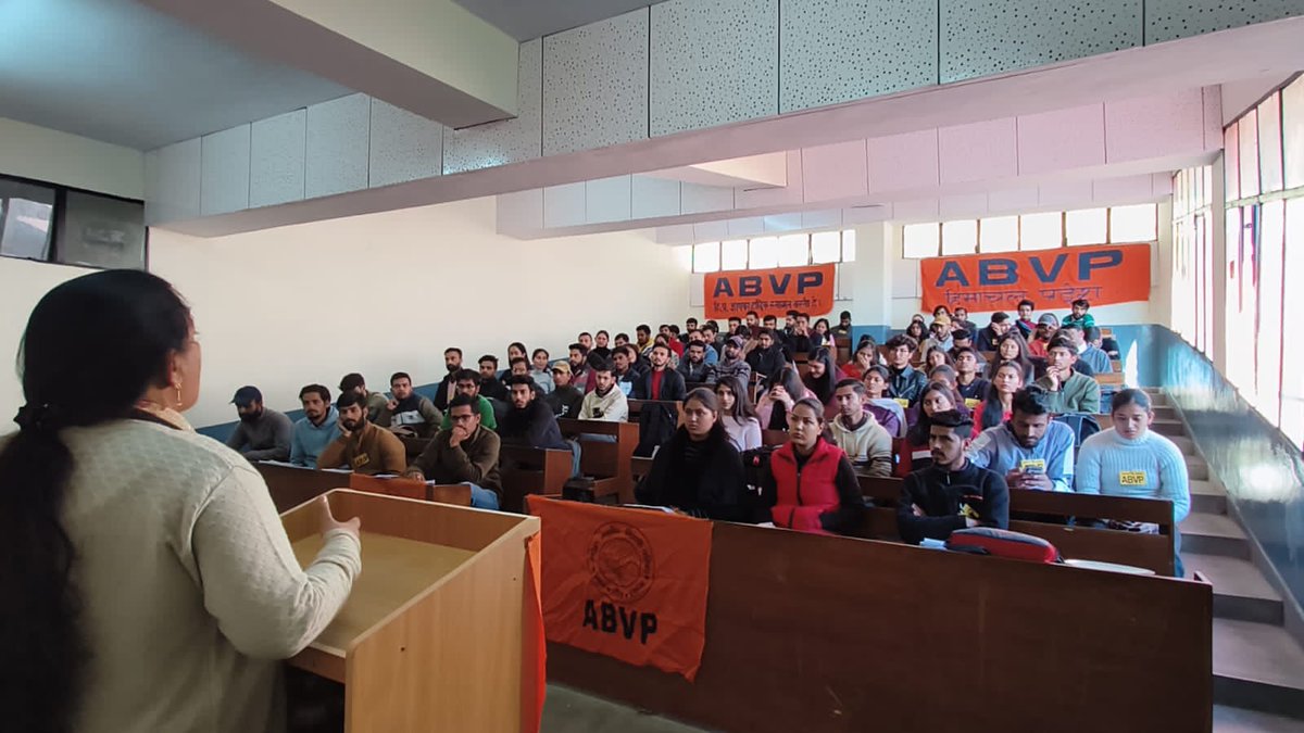 ABVPVoice's tweet photo. .@abvp4hpu द्वारा 'G20 Presidency - What it means for India' विषय पर संगोष्ठी का आयोजन किया गया। मुख्य वक्ता राजनीति विज्ञान की विभागाध्यक्षा डॉ मृदुला शारदा ने पर्यावरण, महिला सशक्तिकरण, शांति और सुरक्षा, आर्थिक विकास सहित विभिन्न विषयों पर अपने विचार रखे।

#G20Bharat https://t.co/Xc3qMGJj1T
