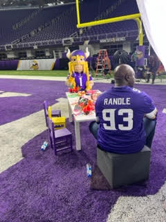 SynergyFilms's tweet photo. Behind the scenes with our team and @NBCSports for the production of their 2022 Thanksgiving Open before the game between The Vikings and Patriots on Thanksgiving night. Check out behind the scenes content below! 

#synergyfilms #SNF #Thanksgiving #NBC #NBCSports #Football #NFL https://t.co/Gzr8oKBlXD