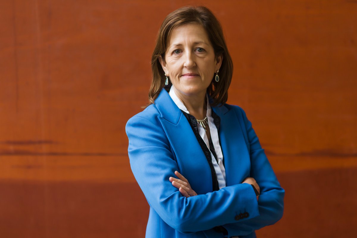🔴 Dra. Juana Carretero (<a href="/CarreteroJuani/">Juani Carretero Gomez</a>), nueva presidenta de <a href="/Sociedad_SEMI/">Sociedad Española de Medicina Interna</a>: "estoy convencida de que el futuro de la #MedicinaInterna está en nuestras manos, y será el que nosotros, los #internistas, queramos que sea". 
#SEMITuit #Orgullodeserinternista
🧵⬇️ (1/10)