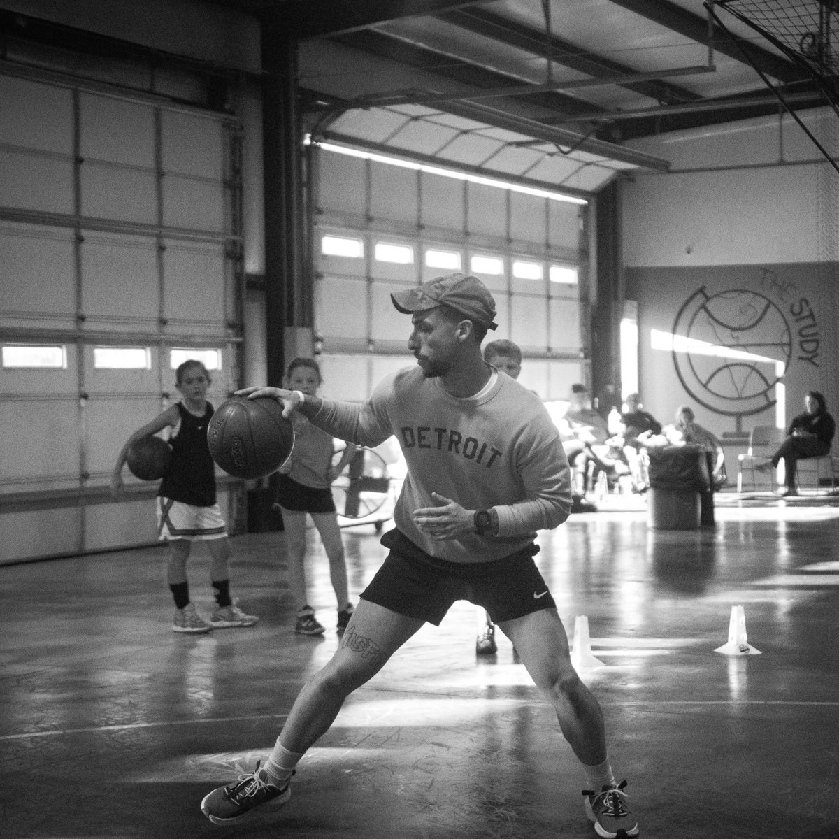 Study the details and use them in the game! At The Study, we focus on your development every training.

Sign up today! 

#thestudy🏀 #basketball #Training #development