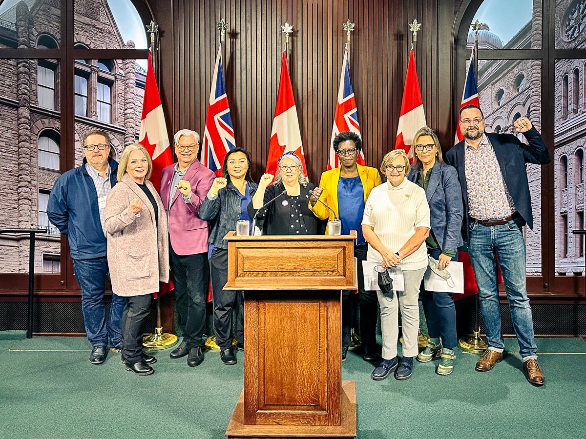 OFLabour's tweet photo. This morning, we joined union leaders to hold a press conference celebrating the defeat of #Bill124.
Itโs time for the Ford government to do the right thing, respect this decision, and stop fighting workers in court.
#OnLab #OnPoli https://t.co/aPWtcuC5PV
