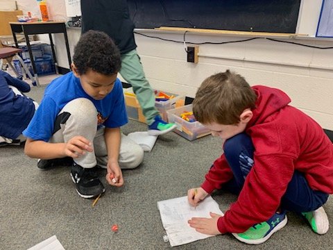 infoMariposaES's tweet image. Our grade 2s and 3s were focussed and engaged learners at today&apos;s, &quot;At the Student Desk Math Learning&quot; session. Thank you, Mrs. Metcalfe and Mrs. Murray for your math leadership. Thanks also to @maggierodger and @RSouthorn for facilitating!
#tldsb @CurriculumTldsb @tldsbmath