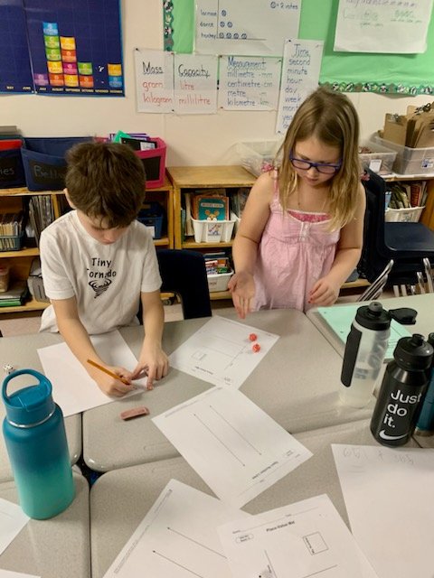 infoMariposaES's tweet image. Our grade 2s and 3s were focussed and engaged learners at today&apos;s, &quot;At the Student Desk Math Learning&quot; session. Thank you, Mrs. Metcalfe and Mrs. Murray for your math leadership. Thanks also to @maggierodger and @RSouthorn for facilitating!
#tldsb @CurriculumTldsb @tldsbmath