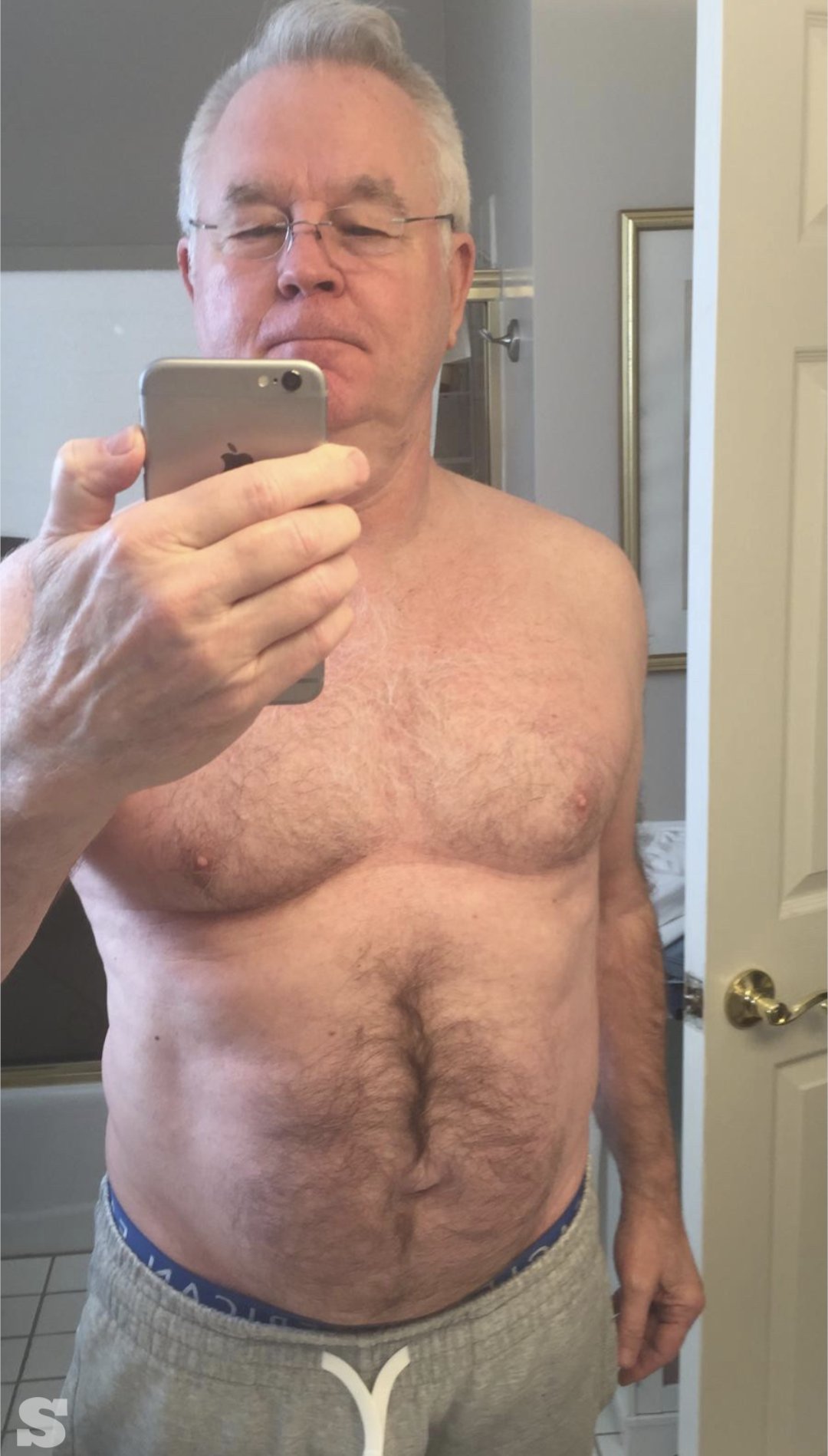 Babar on X: RT @Neron86465057: ❤I love older man with grey hair and hairy  chest❤ #matureman #grandpagay #hairychest #olderman  t.cof2z0nyJrCd  X