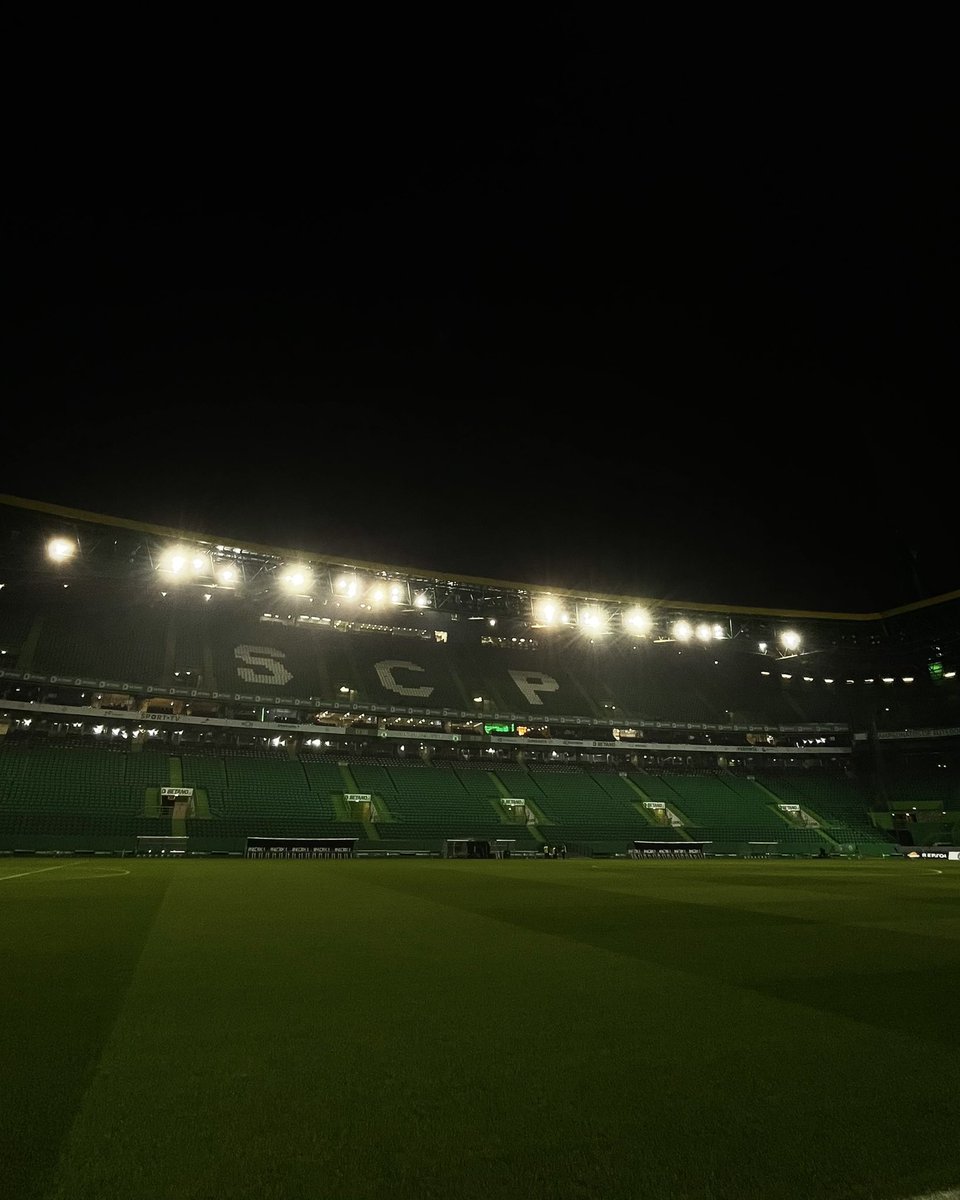 SportingCP's tweet photo. As saudades que eu já tinha… 🤩

#SCPSCF #TaçaDaLiga #DiaDeSporting https://t.co/1c2Mnu3Ga5