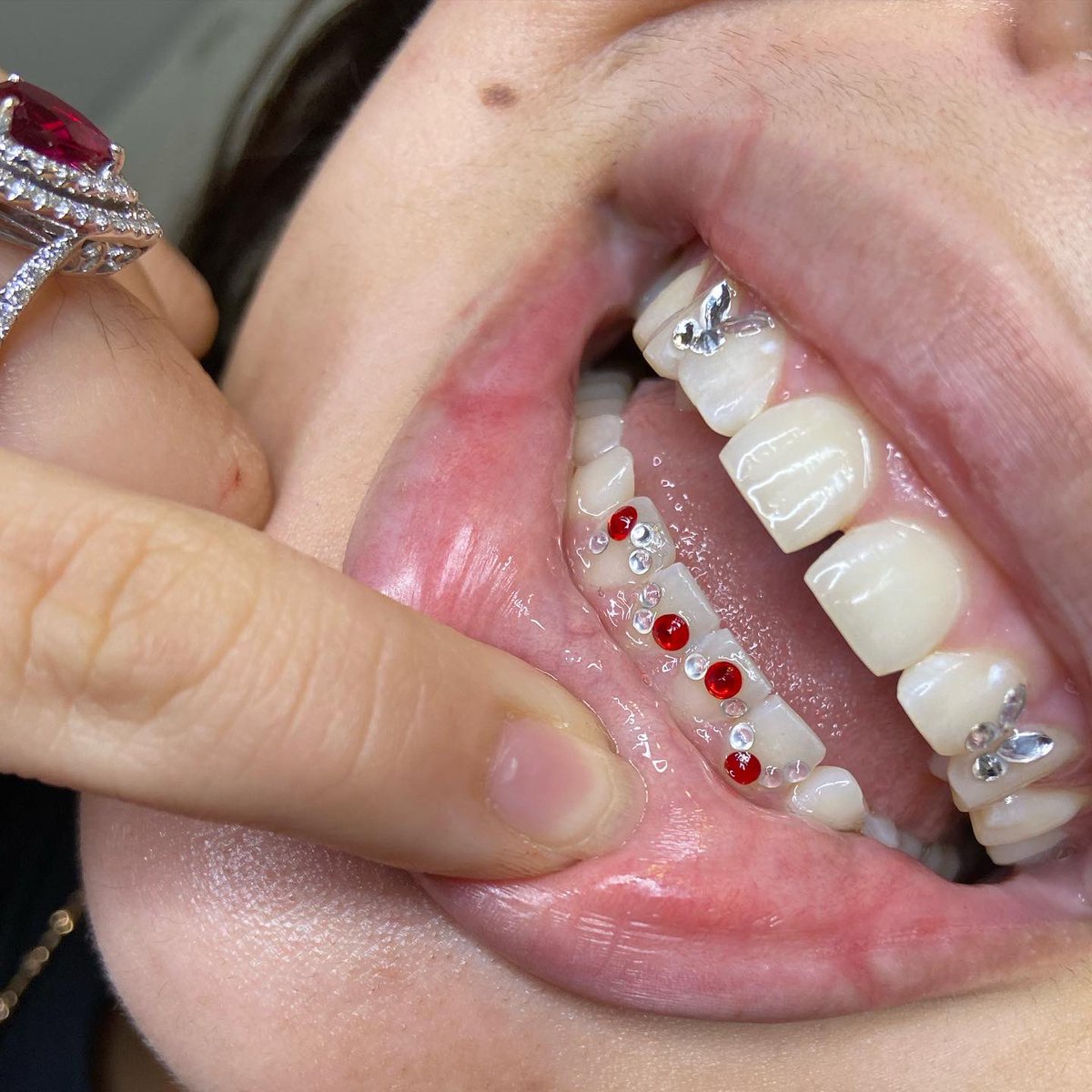 lizette_wiggins's tweet image. It’s $0 to support a small business
Like, comment, share 
Show me some love🧚🏽‍♀️❤️
Instagram link in bio!! 
#toothgem #toothgems #dallas #business #freestyle