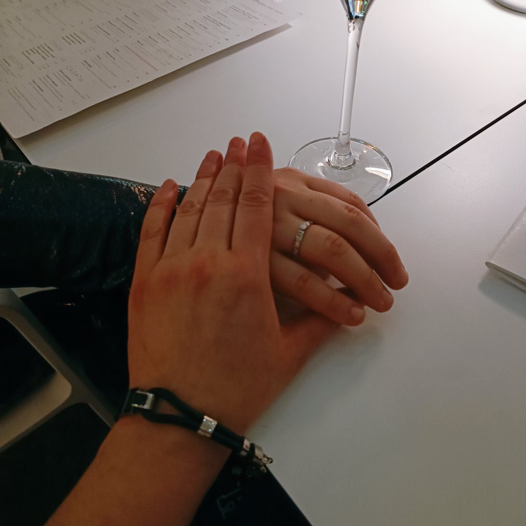 На площади у моря в старинном городе Будва со мной случилось самое прекрасное