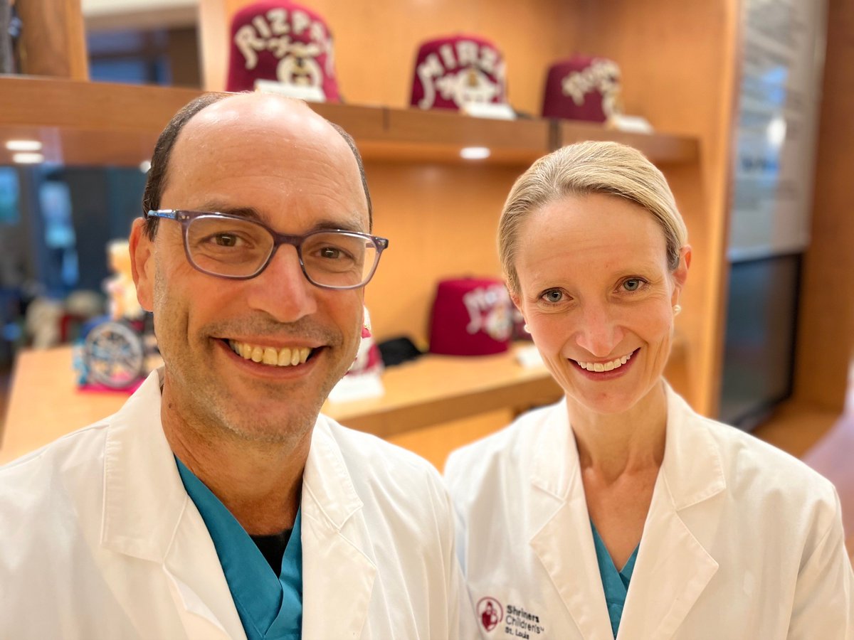 ShrinersStLouis's tweet photo. Who out there is thankful for this dynamic duo?
(Dr. Goldfarb and Dr. Wall)
🖐 We are!
#Kids #Hope #HandDifferences
@shrinershosp @shriners @WUSTLortho https://t.co/ivoWvnx5yV