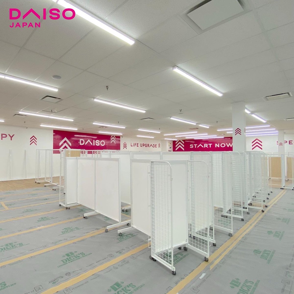 daisocanada's tweet photo. Guess where’s next…?

#japanesebrand #store #japanesestore #comingsoon #comingsoon2022 #newstoreopening #newstore #japanese #new #wheresnext #bc #Daiso #vancouver #カナダ #バンクーバー #daisocanada #daiso #daisojapan https://t.co/p5ys0PCbAC