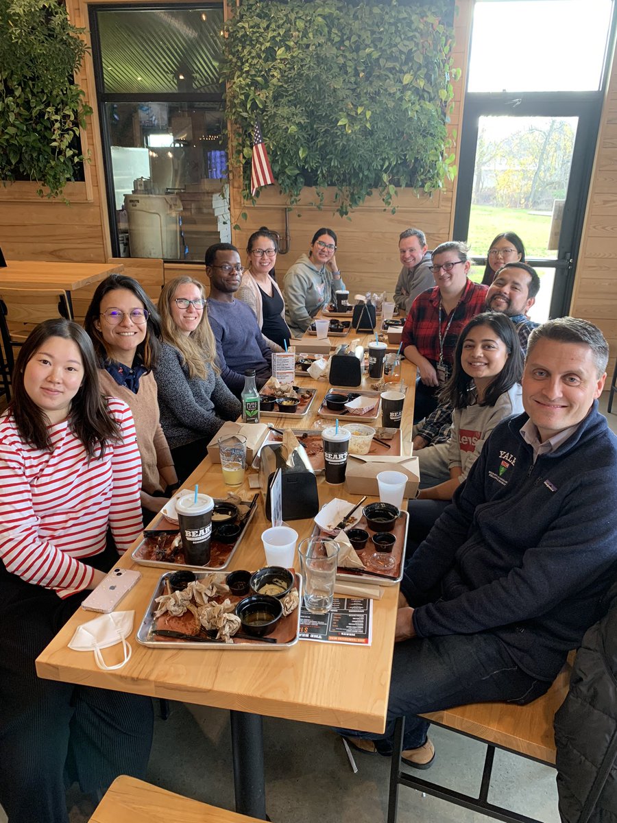 MuzumdarLab's tweet image. Celebrating lab manager @laurenashley892 as she moves on to new adventures in @YaleIBIO. Lauren was lab member #3 and played a big part in getting our now 5 year-old lab off the ground. Thank you, Lauren! @CancerYale @YaleGenetics