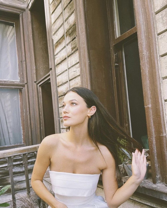 DlONYSUUS's tweet photo. Tessa Dizdar . 

Model and fellow artist . Benedict’s most recent romantic partner . Met in 2021 at the Royal Academy of Art and had a fleeting relationship until spring 2022 . The pair remain friends after splitting amiably . https://t.co/X8nt7lgvqG