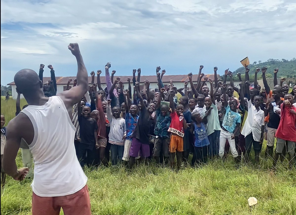 25Projectorg's tweet photo. We did it! You did it!! Our goal of raising $25,000 to complete our Tombo Ministry Center was reached during Giving Tuesday thanks to our amazing supporters!!! 🎉 Thanks to your generosity we can continue to see Jesus change more lives in this village. Thank you!! https://t.co/xFmvvYk8zD
