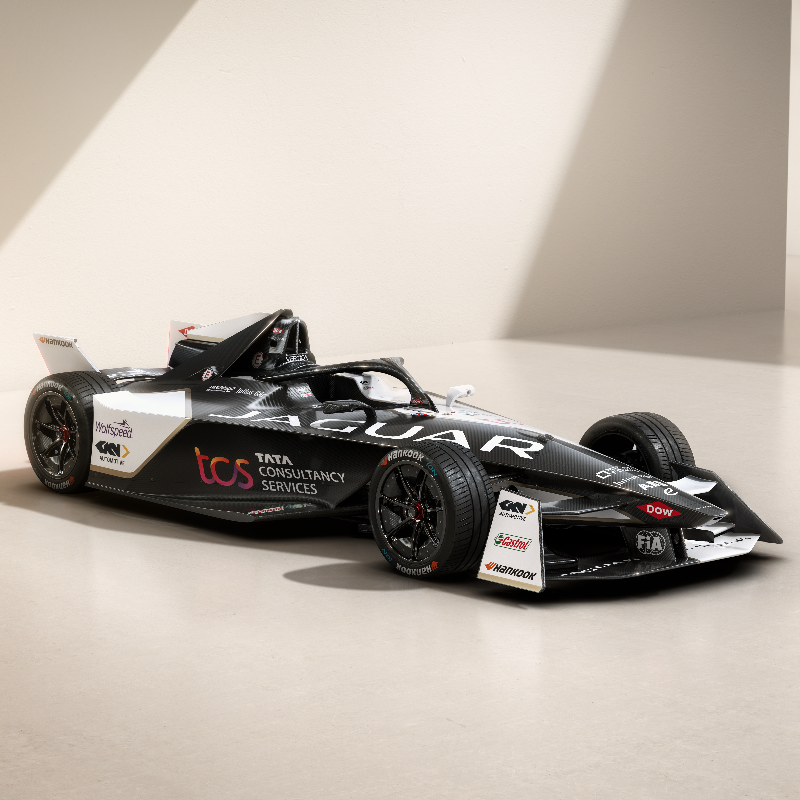 FIAFormulaE's tweet photo. The first asymmetric livery Formula E has ever seen 🤯

Presenting the @JaguarRacing I-TYPE 6  ⚫⚪