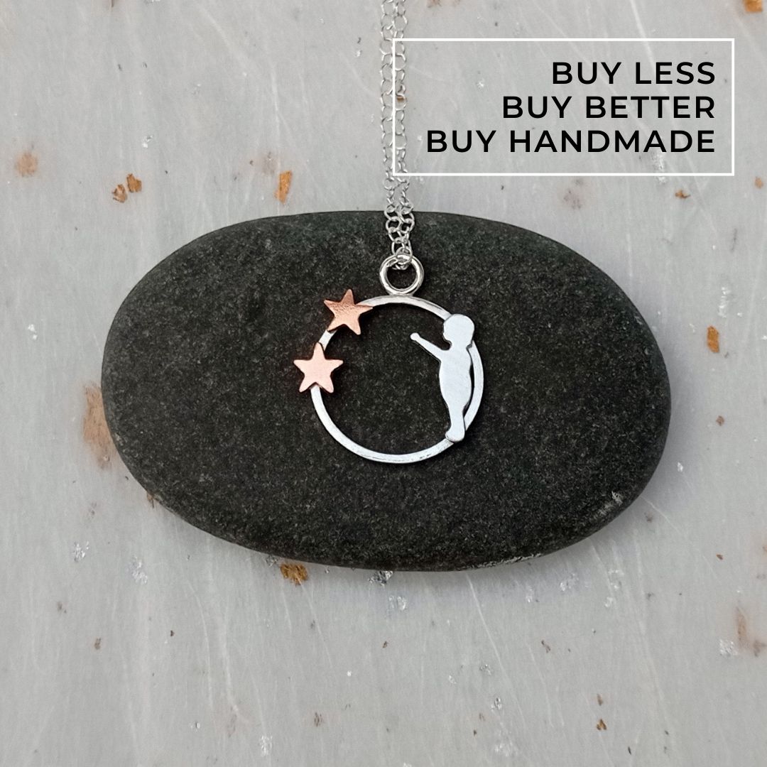 IGJewellery's tweet photo. When looking at buying gifts for loved ones, consider something unique &amp; handmade! https://t.co/qklRsYNX2P has many beautiful pieces handmade by British crafts people #buylessbuybetterbuyhandmade #folksy @folksy #christmas2022 #giftideas 
https://t.co/Gu8IlwQB6R https://t.co/3oDyDqPrNO
