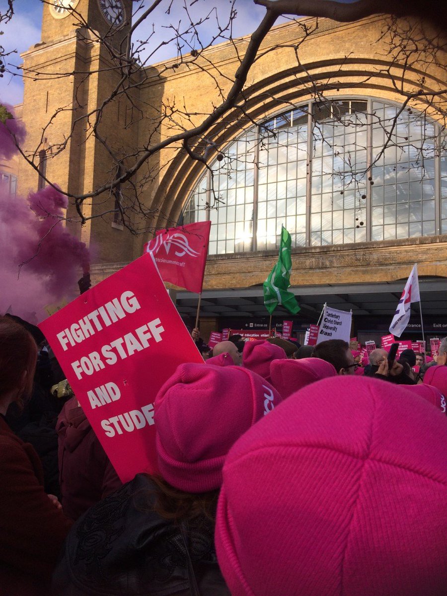 ReadingUCU's tweet photo. @ReadingUCU at the @UCU rally! ✊

Great speeches @nusuk @DaveWardGS @RMTunion @jeremycorbyn @DrJoGrady @NEUReading @unisontheunion https://t.co/QXFQOByAJ5