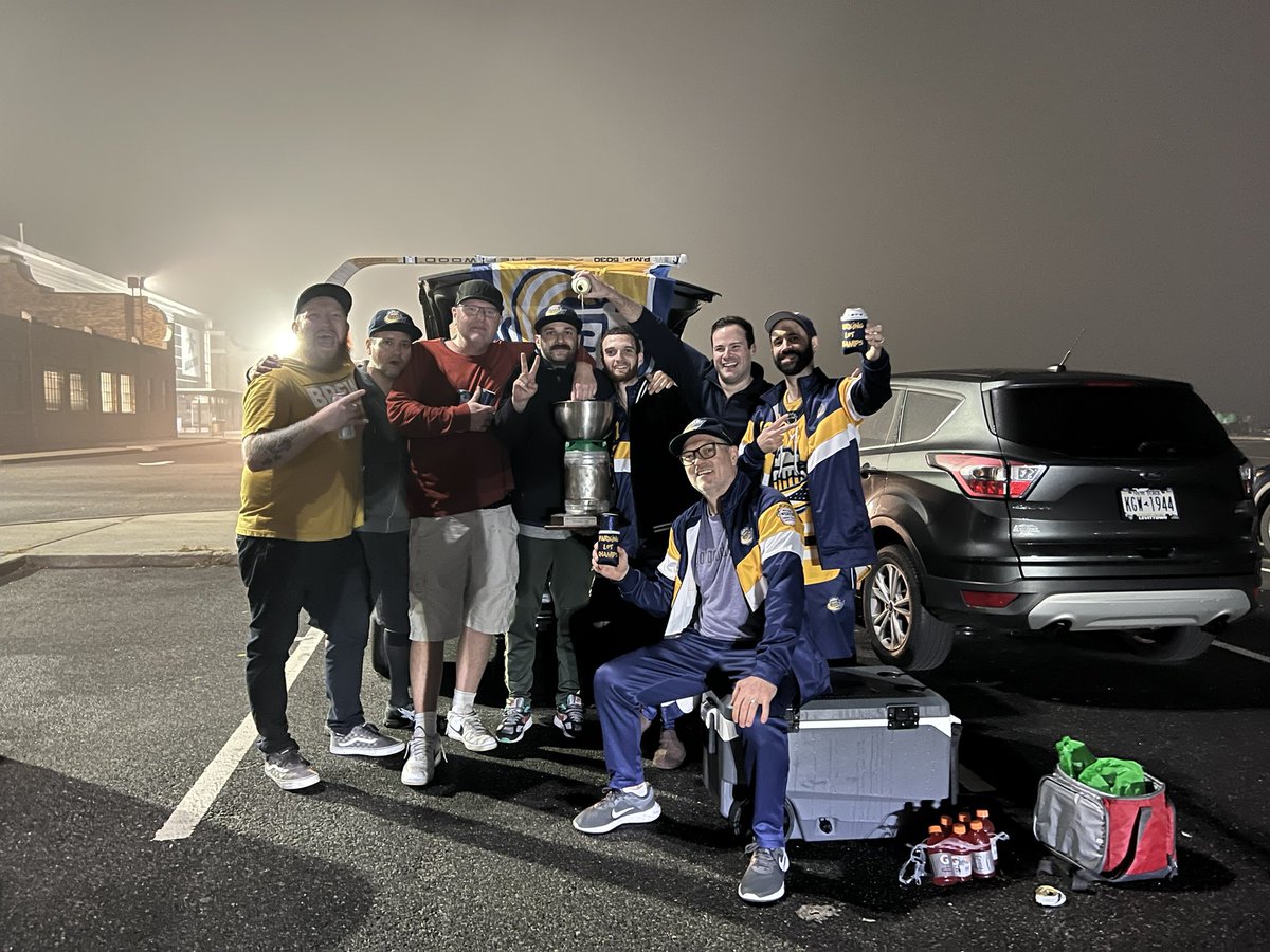brewjacketshc's tweet photo. Back to Back Champs! https://t.co/p3kZBot8TK
