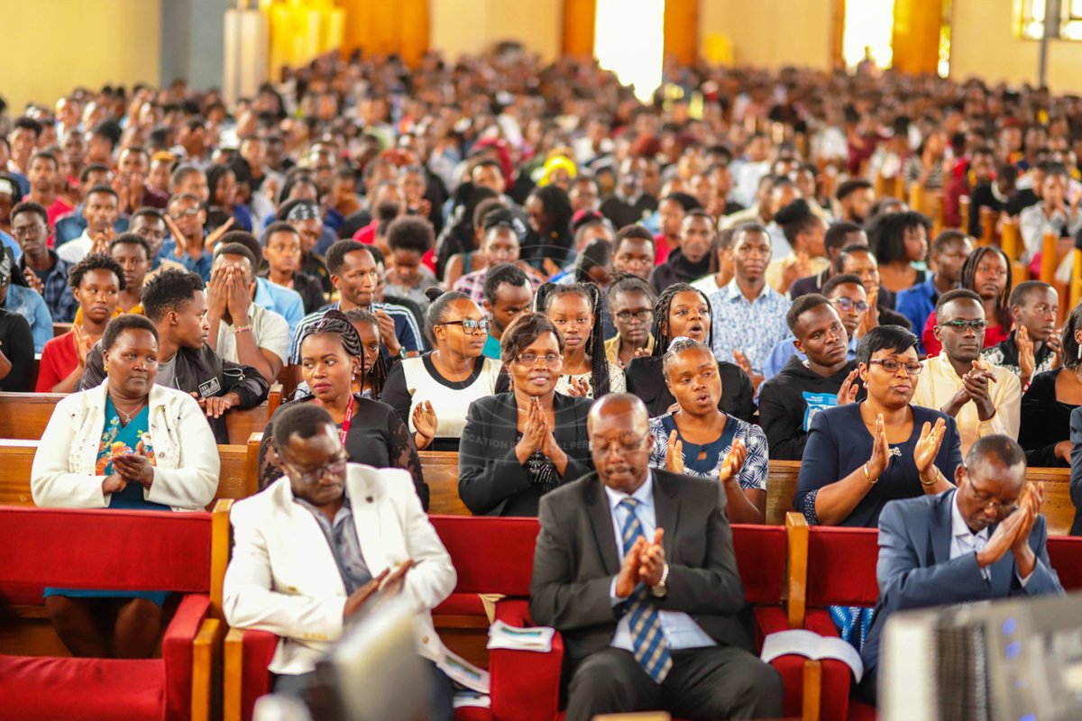 KabarakUniv's tweet photo. CHRISTMAS CAME EARLY AT KABARAK UNIVERSITY

Kabarak University brought the September-December semester to still end in style by conducting an early commemoration of the nativity of Jesus, the most celebrated festivity; Christmas. https://t.co/ske147BrI3

#KABU #ChristmasCarol https://t.co/vUJasPLIoY