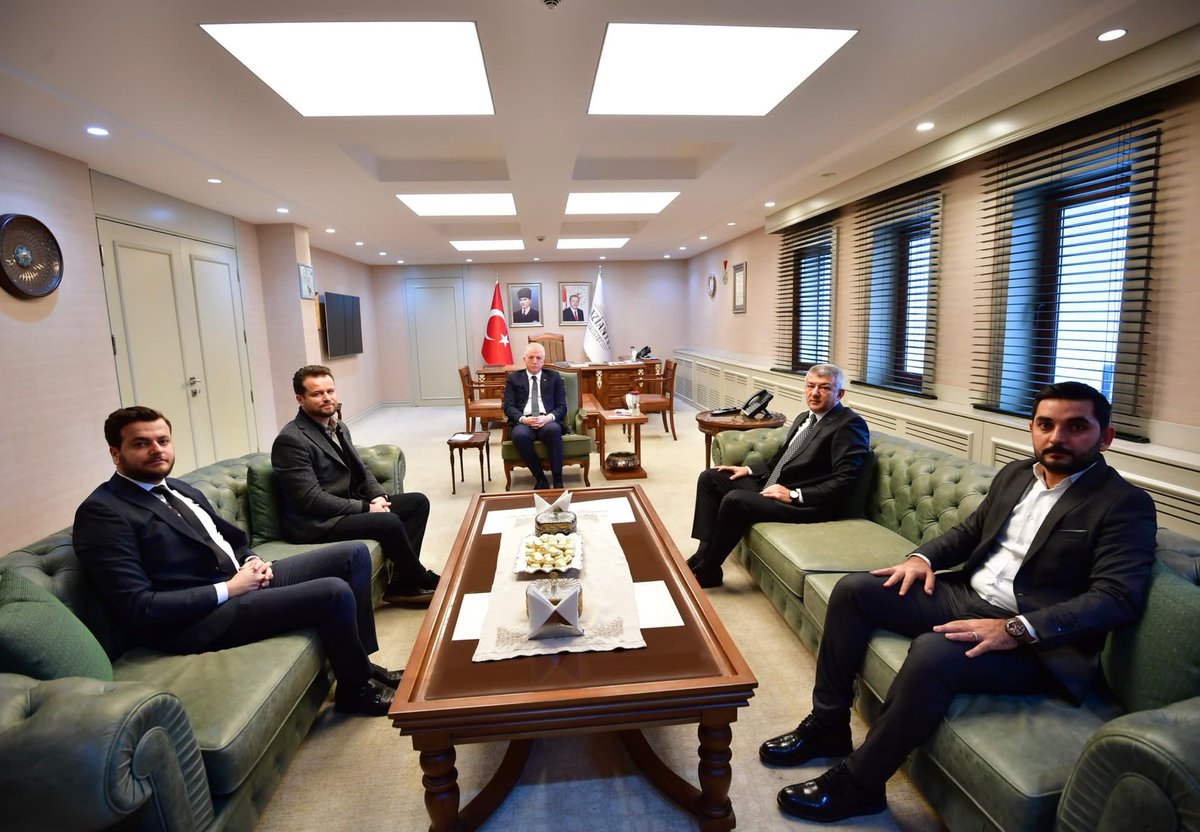 gantepvaliligi's tweet photo. Kamu Müteahhitleri ve İş İnsanları Derneği (KAMİAD) Genel Başkanı Ali Adıgüzel ve beraberindeki heyet, Valimiz Davut Gül’ü ziyaret etti. https://t.co/55hR52dBb4