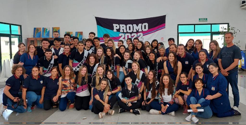 Hoy se cierra un ciclo, se terminan los mejores 6 años de mí vida, compartidos con las mejores personas, de las que aprendí infinidades de cosas. Los voy a extrañar mucho y a cada momento que compartí con ustedes. Para siempre promo💘❤️‍🩹