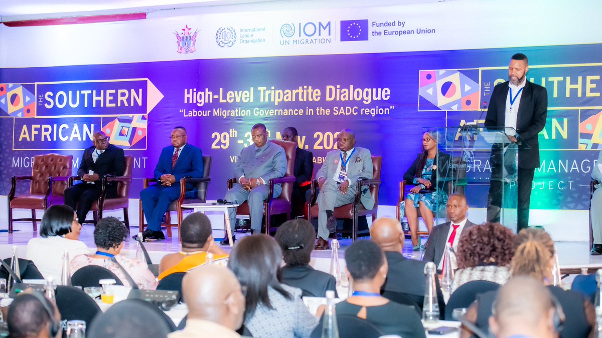 SammProject's tweet photo. Dr @jonitokomusa on behalf of @ILOAfrica RD, Ms @ColonjuwonILO welcomed H.E Vise President Dr. Constantino Chiwenga representing H.E Dr. Emmerson Mnangagwa at the #LabourMigrationDialogue https://t.co/dgf49INTBV