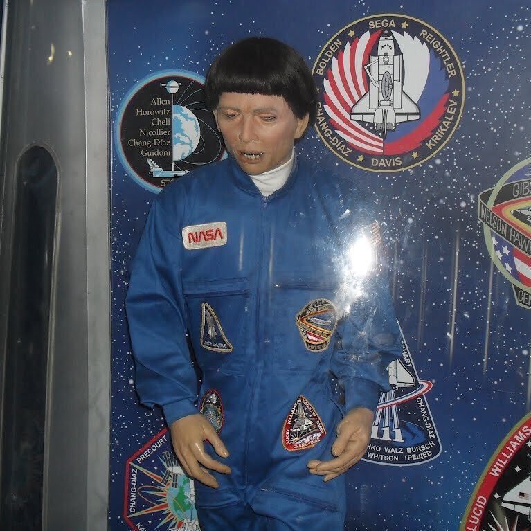 Spotify como “you explored 63 different genres look at you, you little astronaut” y yo como