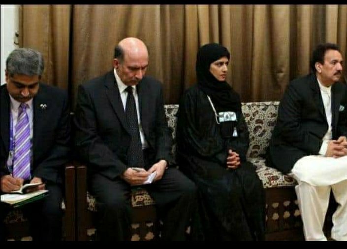 fatir_fatima's tweet photo. حنا ربانی در ایران 
یعنی طرف را دیده احترام بفرهنگشان می گذارد
#StopHazara‌Genocide https://t.co/wdaTcHBoRv