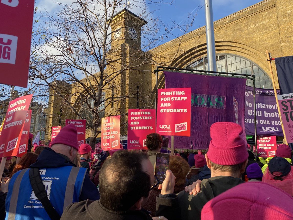 ReadingUCU's tweet photo. @ReadingUCU at the @UCU rally! ✊

Great speeches @nusuk @DaveWardGS @RMTunion @jeremycorbyn @DrJoGrady @NEUReading @unisontheunion https://t.co/QXFQOByAJ5