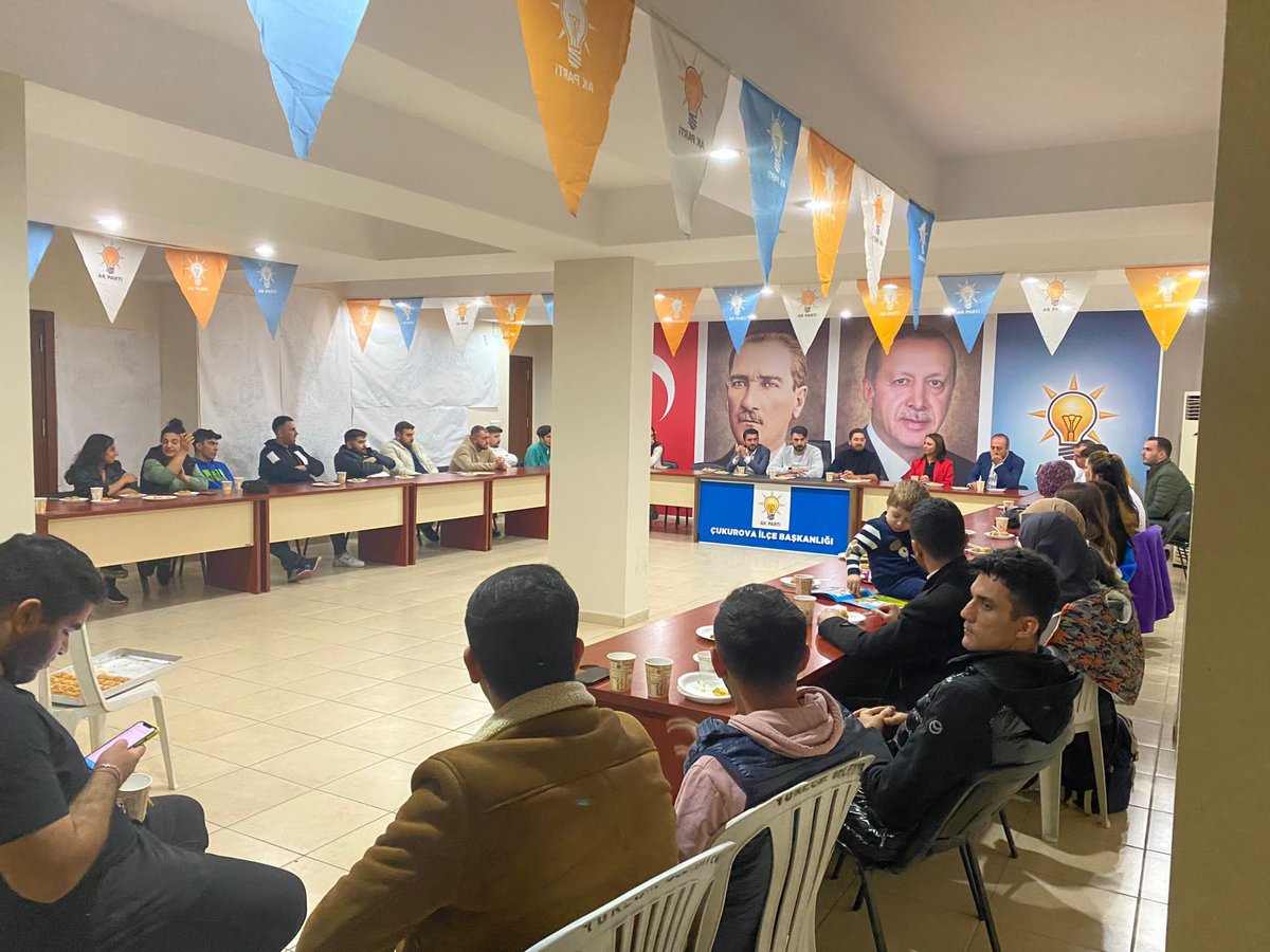 AkGencCukurovaa's tweet photo. AK Parti Çukurova gençlik kolları olarak yönetim kurulu toplantımızı gerçekleştirdik. 

Toplantımıza katılım sağlayan Çukurova İlçe Başkan vekilimiz @akincemal ,Çukurova Kadın Kolları Başlanımız @fulyaburmali ve Çukurova belediye meclis üyelerimize teşekkür ederiz.

Hazırız😎 https://t.co/wf4BIk7uI8